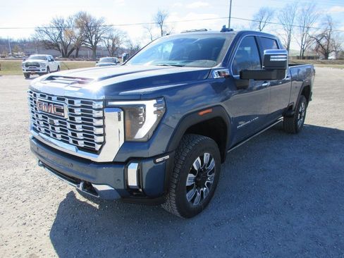 New 2026 GMC Sierra 2500 Denali w/ Denali Reserve Package AWD/4WD image 10