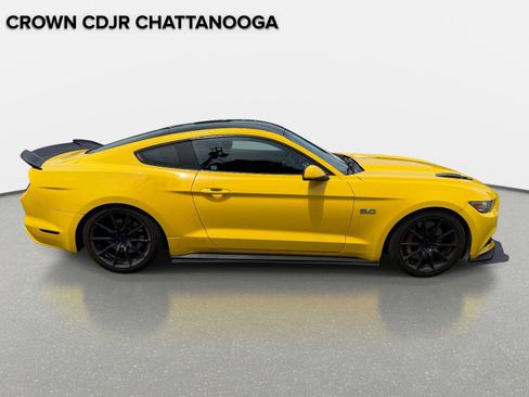 Used 2017 Ford Mustang GT w/ GT Performance Package RWD image 6