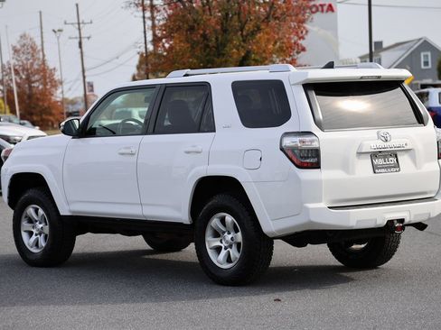 Used 2018 Toyota 4Runner SR5 Premium image 2