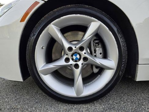 Used 2011 BMW Z4 sDrive35is image 19