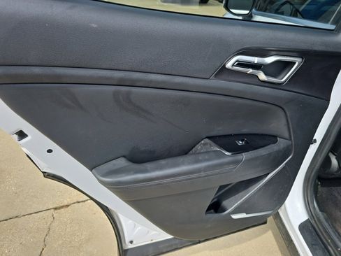 Used 2024 Kia Sportage EX FWD image 11