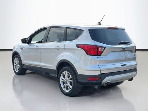 Used 2019 Ford Escape SE FWD image 8