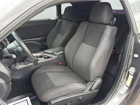 Used 2016 Dodge Challenger SXT RWD image 12
