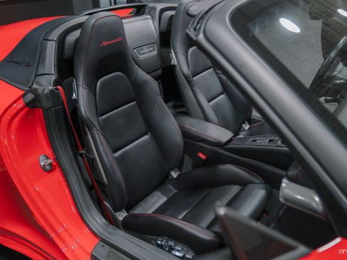 Used 2019 Porsche 911 Speedster RWD image 37