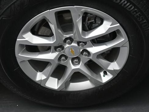 Used 2021 Chevrolet Traverse LT FWD image 50