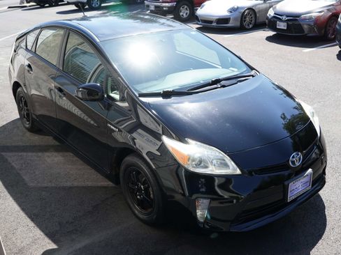 Used 2013 Toyota Prius Three image 7