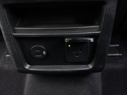 Used 2022 Ford Edge ST-Line image 40