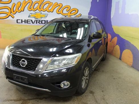 Used 2014 Nissan Pathfinder Platinum AWD/4WD image 4