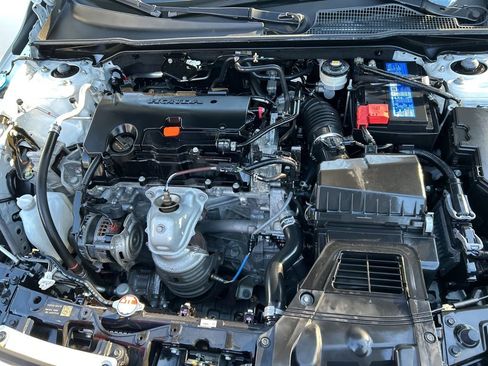 Used 2023 Honda Civic Sport image 9