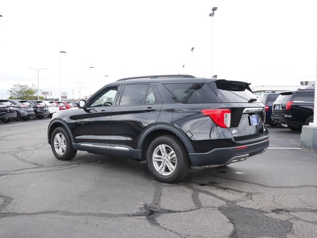 Certified 2023 Ford Explorer XLT w/ Equipment Group 202A AWD/4WD image 2