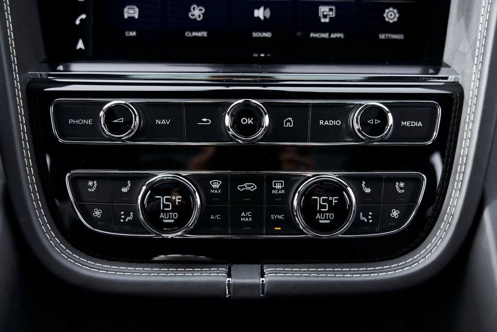 Used 2023 Bentley Bentayga Extended Wheelbase AWD/4WD image 76