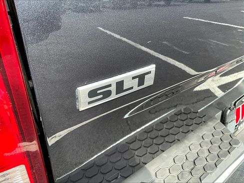 Used 2020 RAM 1500 Classic SLT AWD/4WD image 22