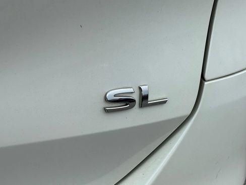 Used 2015 Nissan Rogue SL w/ SL Premium Package FWD image 6