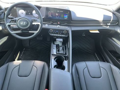 New 2026 Hyundai Elantra Limited FWD image 10