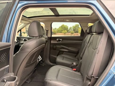 Used 2025 Kia Sorento EX w/ EX Panoramic Sunroof Package AWD/4WD image 17