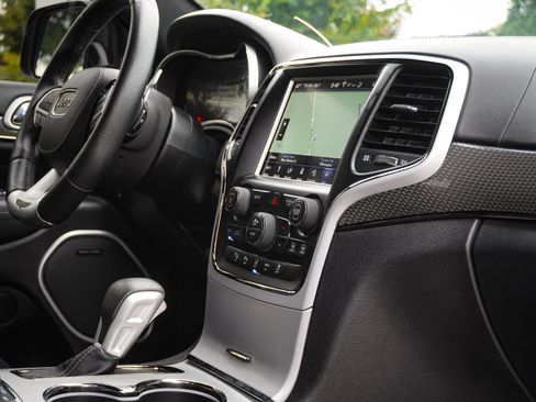 Used 2018 Jeep Grand Cherokee Trackhawk AWD/4WD image 35