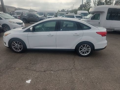 Used 2018 Ford Focus SE FWD image 10