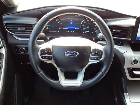Certified 2023 Ford Explorer XLT w/ Equipment Group 202A AWD/4WD image 27