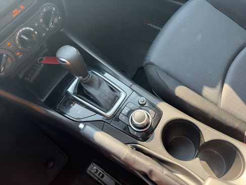 Used 2016 MAZDA MAZDA3 i Sport FWD image 26