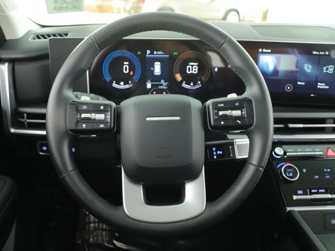 Used 2026 Hyundai Santa Fe SEL w/ Tow & Go Package FWD image 15
