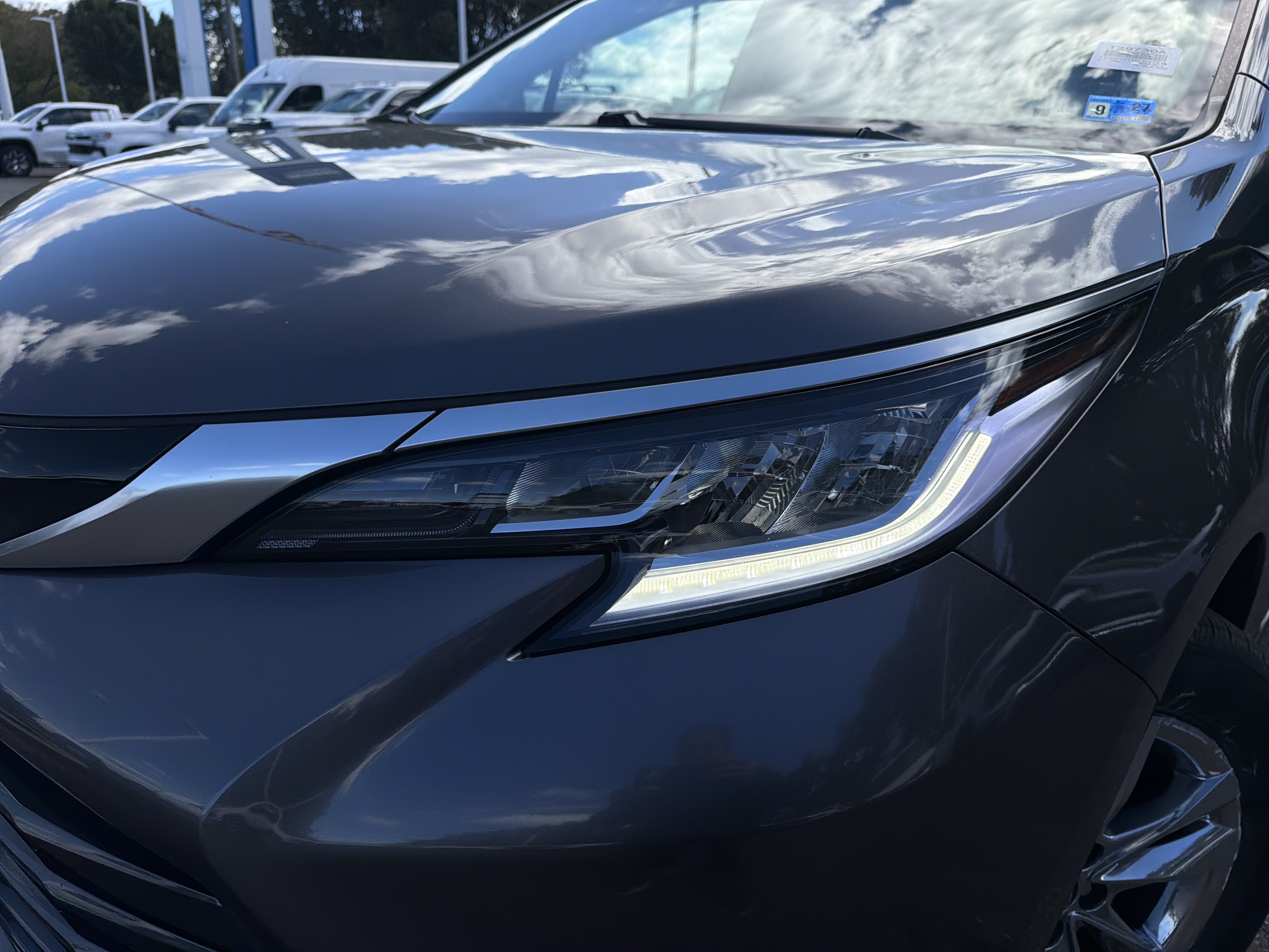 Used 2024 Toyota Sienna Limited AWD/4WD image 6