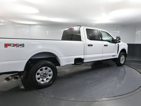 Used 2024 Ford F250 XLT w/ FX4 Off-Road Package AWD/4WD image 4