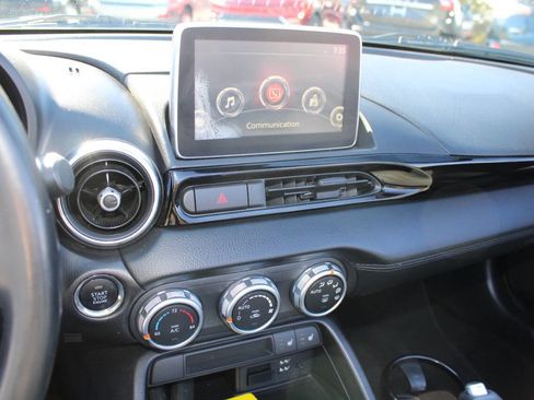 Used 2017 FIAT 124 Spider Lusso image 25