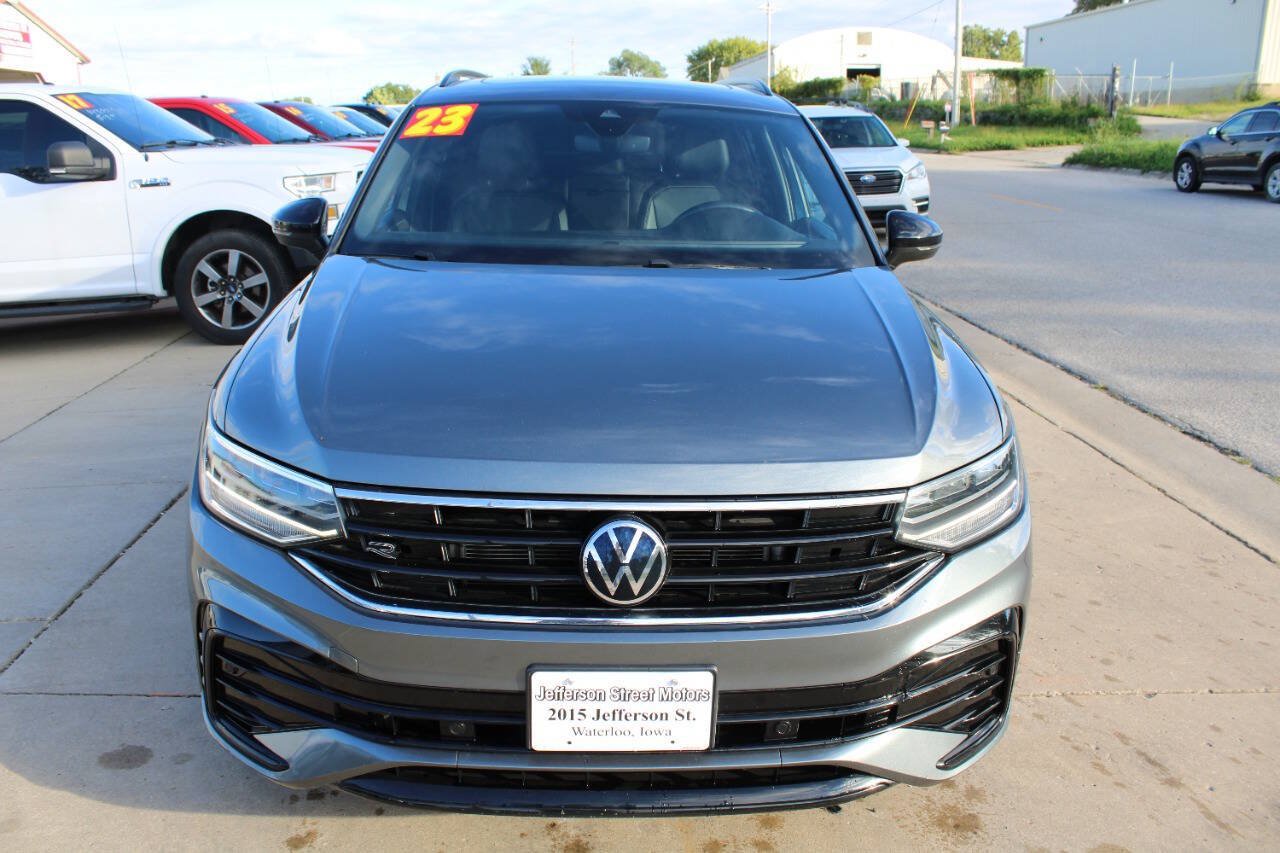 Used 2023 Volkswagen Tiguan SE R-Line FWD image 3