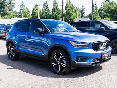 Used 2020 Volvo XC40 T5 R-Design