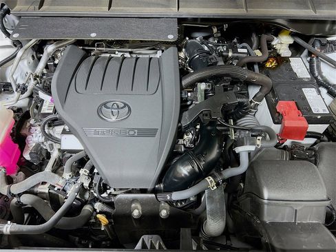 Certified 2023 Toyota Highlander L image 28