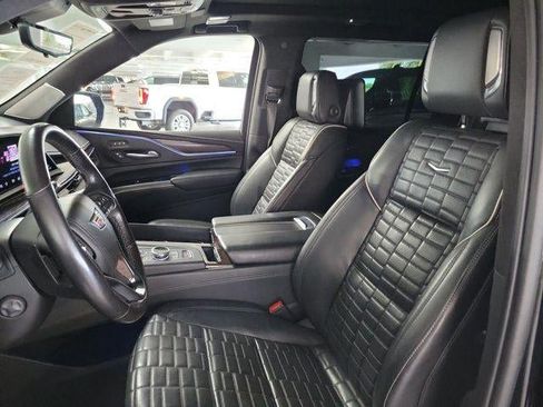 Used 2023 Cadillac Escalade ESV Sport Platinum RWD image 10
