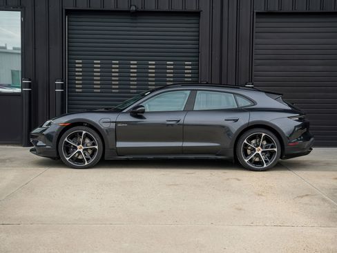 New 2025 Porsche Taycan 4 Cross Turismo image 2