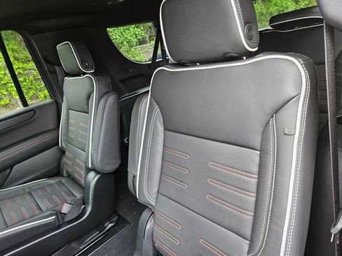 New 2026 GMC Yukon XL AT4 Ultimate AWD/4WD image 17