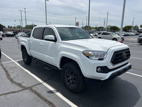 Used 2023 Toyota Tacoma SR5 w/ Technology Package image 1