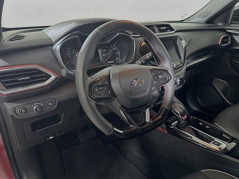 Used 2023 Chevrolet TrailBlazer RS w/ Sun and Liftgate Package AWD/4WD image 9
