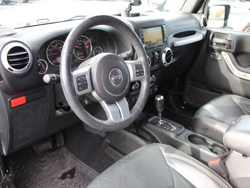 Used 2016 Jeep Wrangler Unlimited Rubicon image 4