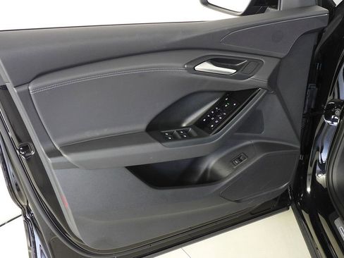 Used 2025 Audi Q6 e-tron Premium w/ 20" Wheel Package image 11