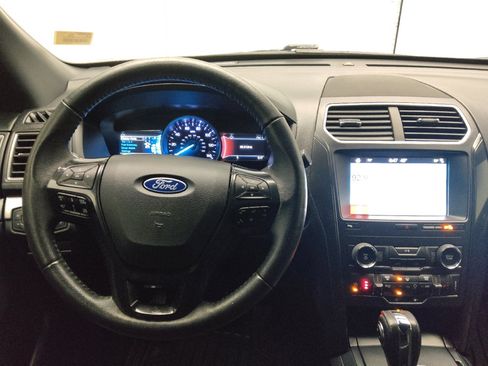 Used 2018 Ford Explorer XLT w/ Equipment Group 202A image 22
