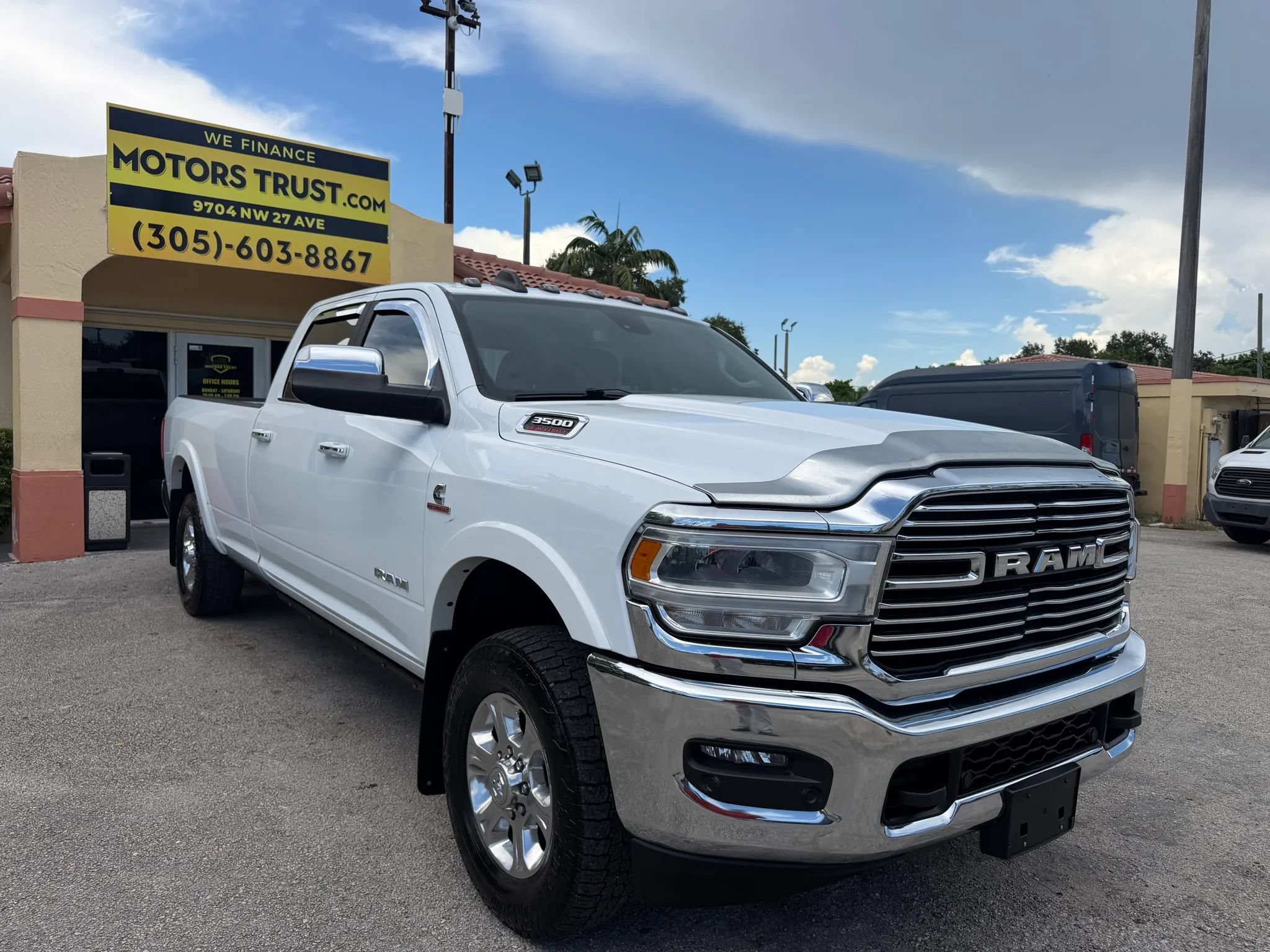 Used 2022 RAM 3500 Laramie AWD/4WD image 8