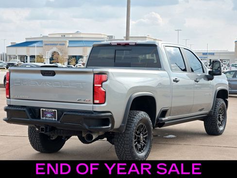 Used 2025 Chevrolet Silverado 2500 ZR2 w/ Technology Package image 3