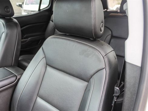 Used 2023 GMC Acadia SLT image 24