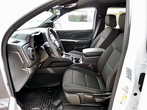 Used 2024 Chevrolet Colorado Trail Boss AWD/4WD image 17