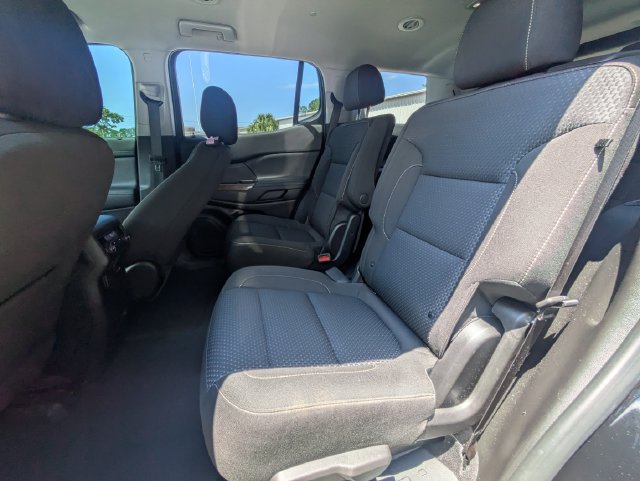Used 2023 GMC Acadia SLE w/ Driver Convenience Package FWD image 13