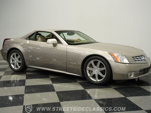 Used 2004 Cadillac XLR image 15