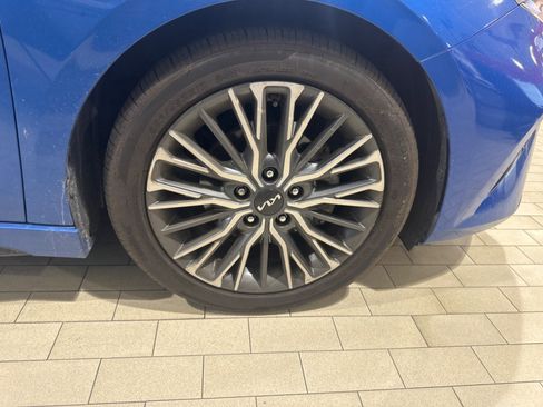 Used 2024 Kia Forte GT-Line w/ GT-Line Premium Package image 11