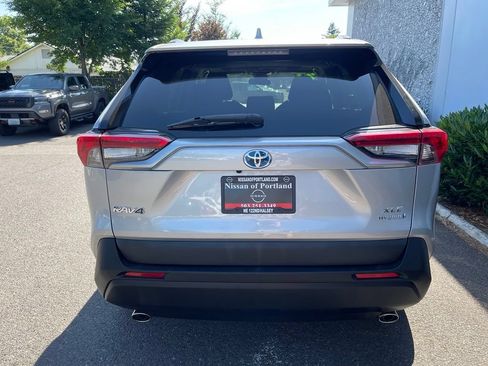 Used 2021 Toyota RAV4 XLE w/ Convenience Package AWD/4WD image 8
