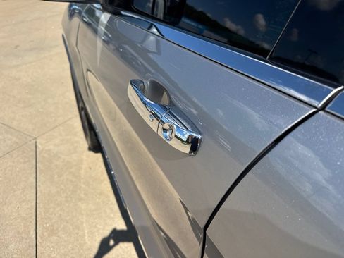 Used 2018 Jeep Grand Cherokee Limited w/ Trailer Tow Group IV AWD/4WD image 14