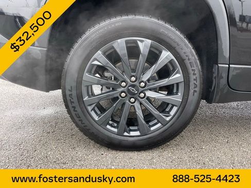 Used 2023 Chevrolet Traverse RS image 11