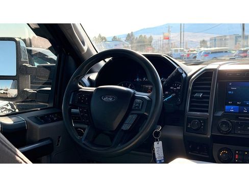 Used 2020 Ford F350 XLT w/ XLT Premium Package image 17