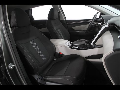 Certified 2023 Hyundai Tucson SEL AWD/4WD image 16